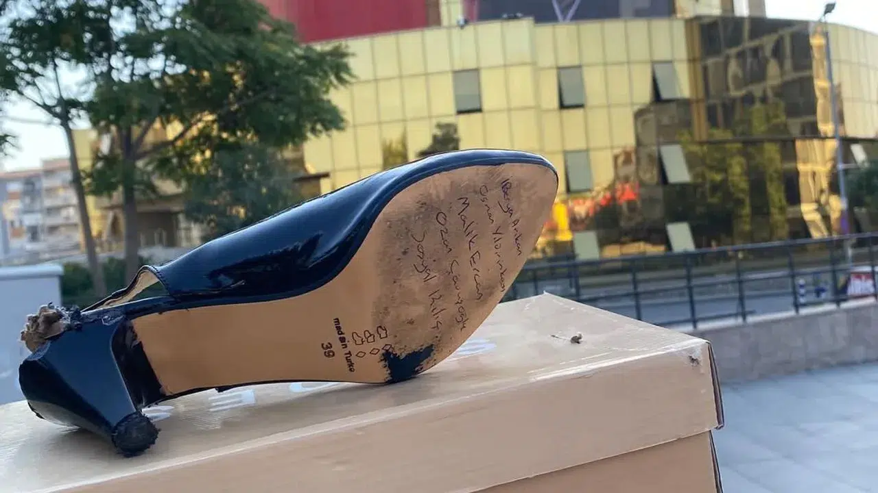 Özlem Çerçioğlu’na "kırık topuklu ayakkabı" ile protesto