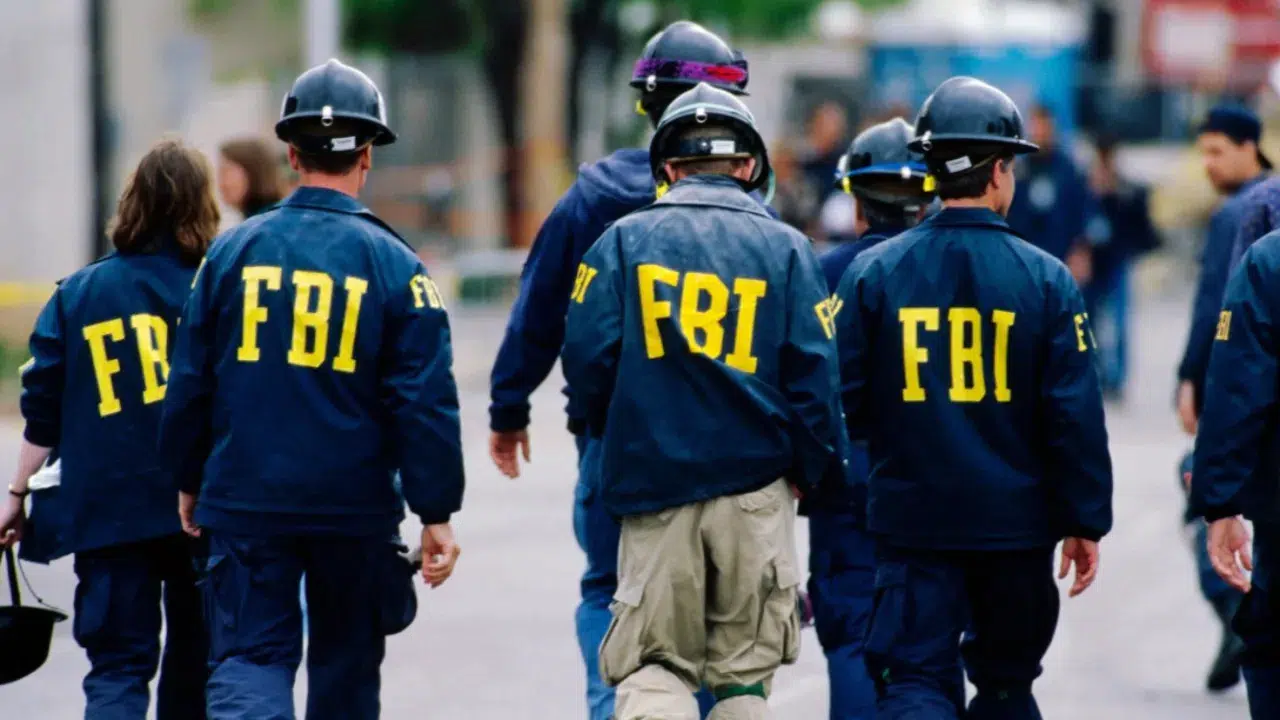 FBI'dan Bolton'a baskın: Trump yönetimi "cadı avı" mı başlatıyor?