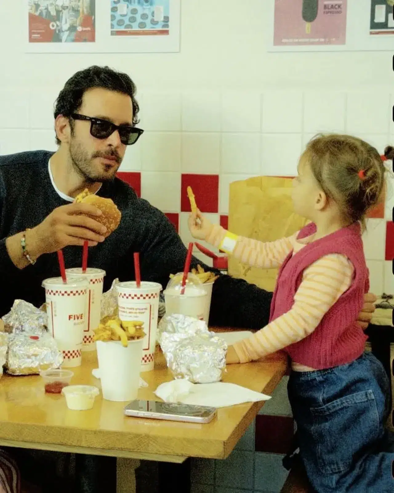 Bebek’te Barış Arduç ve Kızı Jan Asya’dan Kalp Isıtan Anlar