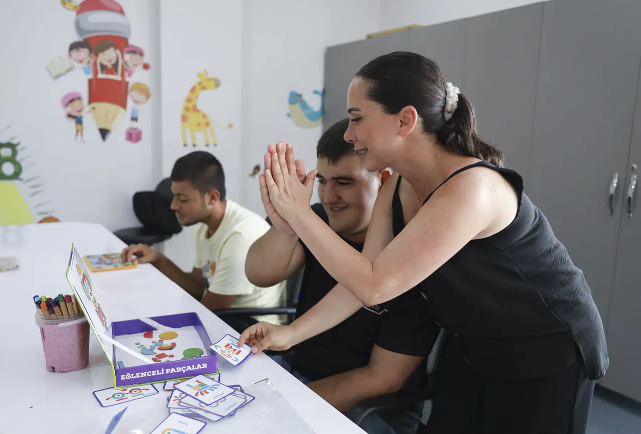 Mersin'de Özel Gereksinimli Bireylere Güvenli Eğitim ve Ailelere Destek!
