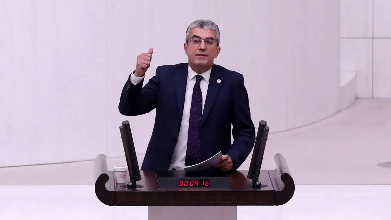CHP'li Günaydın: "Belediyeleri, operasyonel yöntemlerle ele geçirme planlarınız elinizde patlayacak"