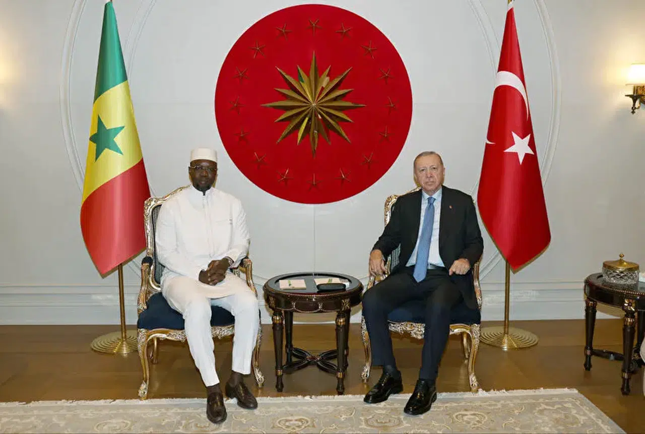Cumhurbaşkanı Erdoğan, Senegal Başbakanı Sonko ile Atatürk Havalimanı'nda Görüştü