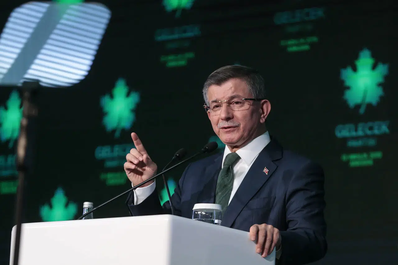 Ahmet Davutoğlu’ndan Gazze’de Şehit Olan Gazeteciler İçin Anma ve Protesto Çağrısı