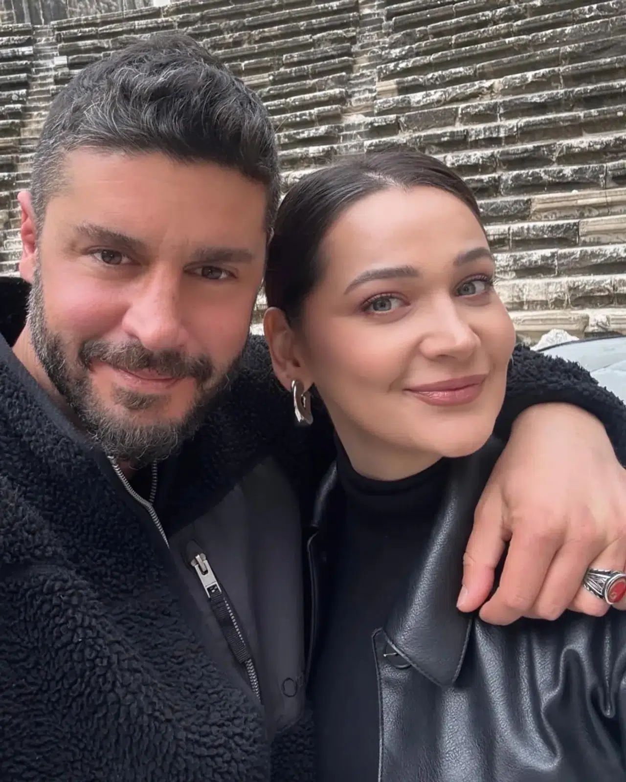 Berk Oktay’dan Kızıyla “Ayrılık” Mesajı mı? Set Aşkı İddiaları Evliliği Sarstı!