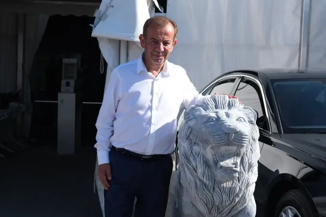 Fenerbahçe Başkanı Ali Koç'a "Yalı Çocuğu" diyen Tanju Özcan geri adım atıp özür diledi