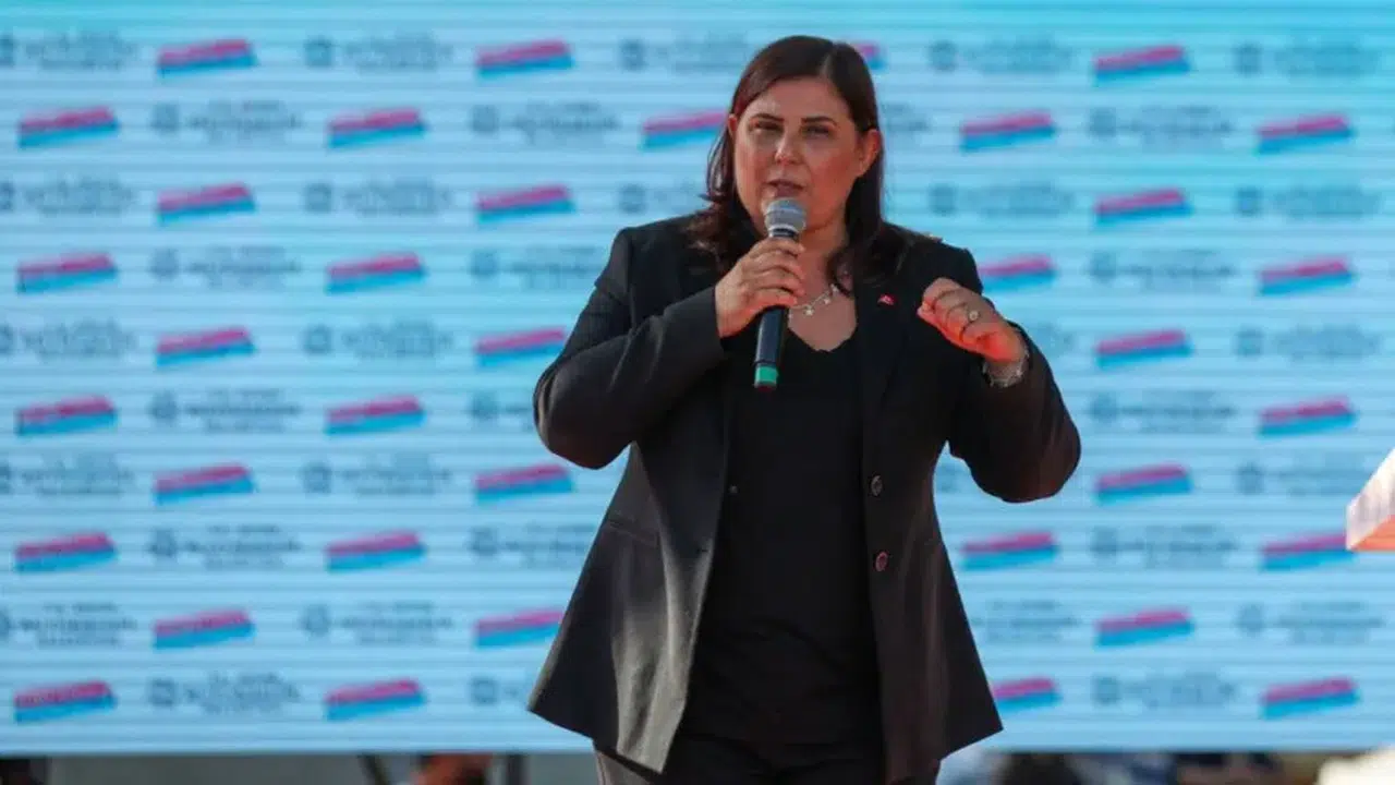 CHP’li Özlem Çerçioğlu’nun Sosyal Medya Hamlesi Gündemde: Erdoğan’ı Takip Etti