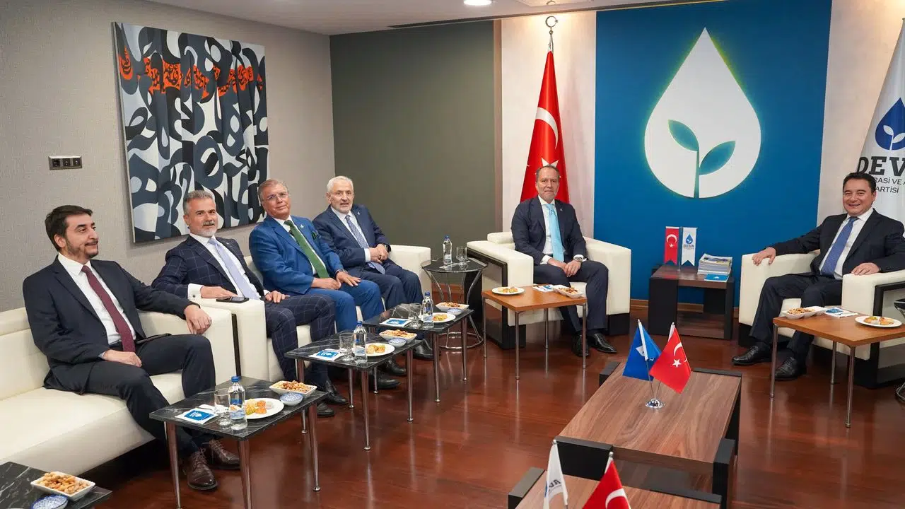 Fatih Erbakan ve Ali Babacan’dan Ortak Mesaj: “Sorumlular Hesap Vermeli, Terör Faaliyetleri Sonlandırılmalı”