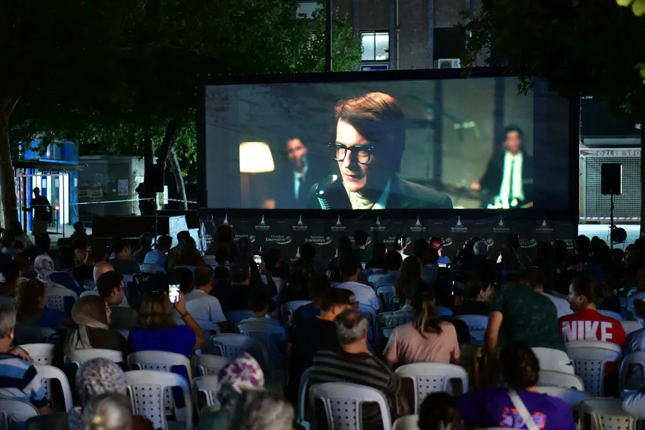 Başkan Yıldız: “Sanatı Çiğli Halkıyla Sokakta Buluşturuyoruz”