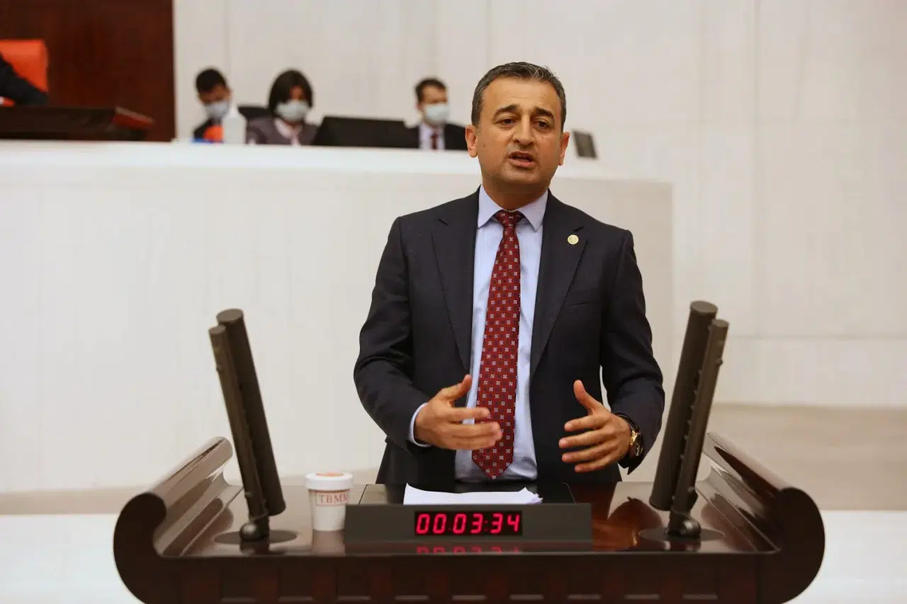 CHP'li Burhanettin Bulut: "E-İmza Skandalı Halk Sağlığını Tehdit Ediyor"