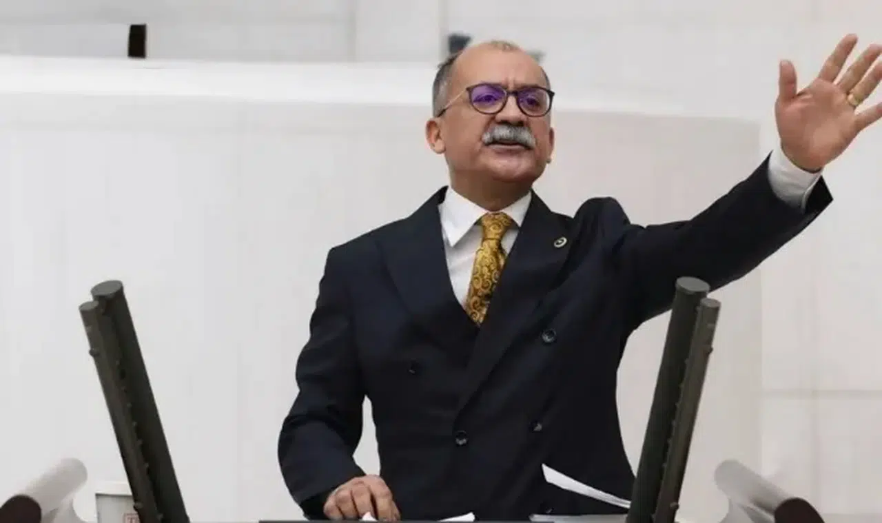 CHP’li Arslan’dan Bakan Tekin’e: “Kayıt parası ve zorunlu bağış şikâyetlerini inceleyecek misiniz?”