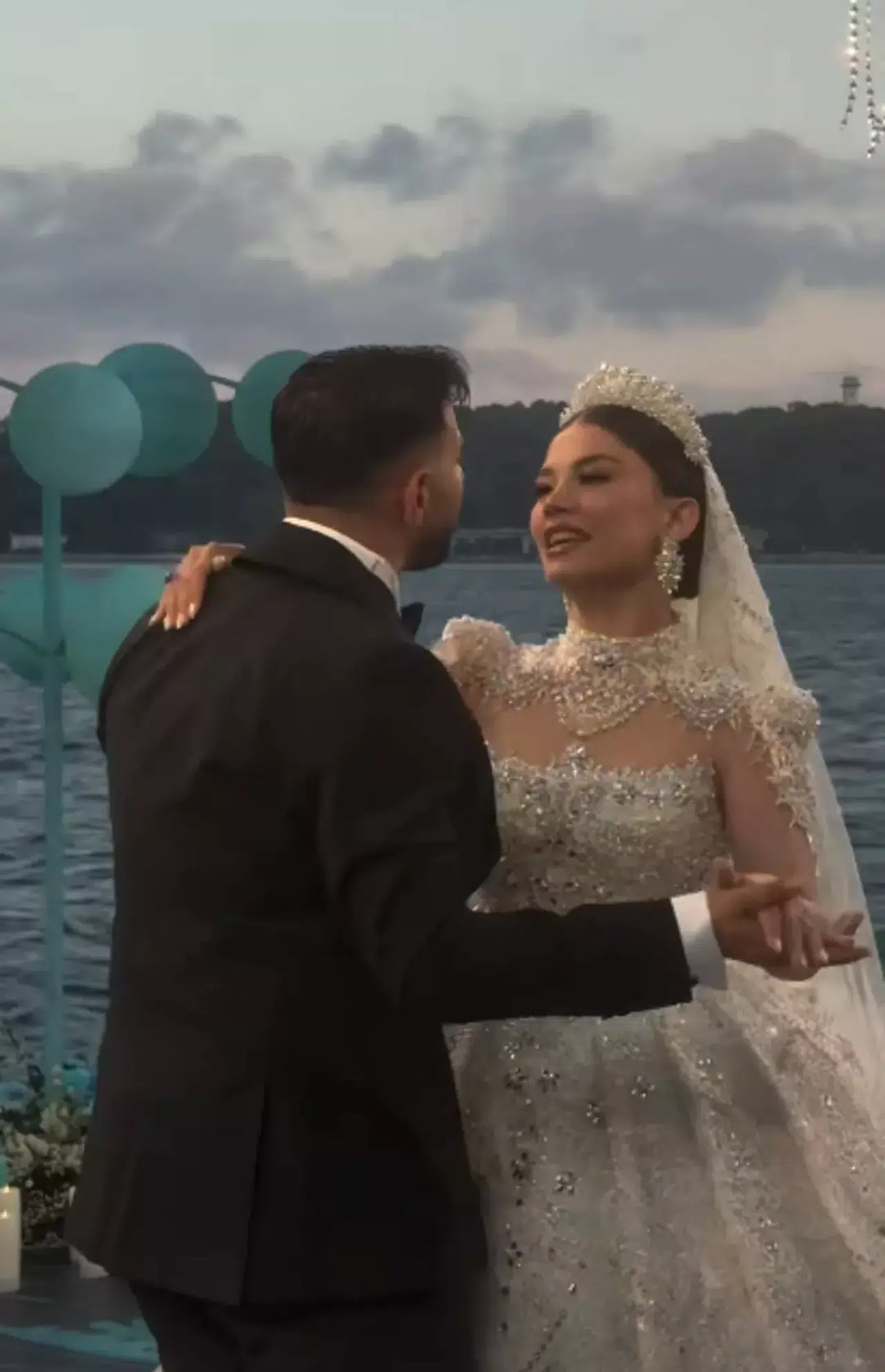 Eda Sakız-Burak Bulut Düğünü: Kelepçeli, Kırbaçlı After Parti Gecesi