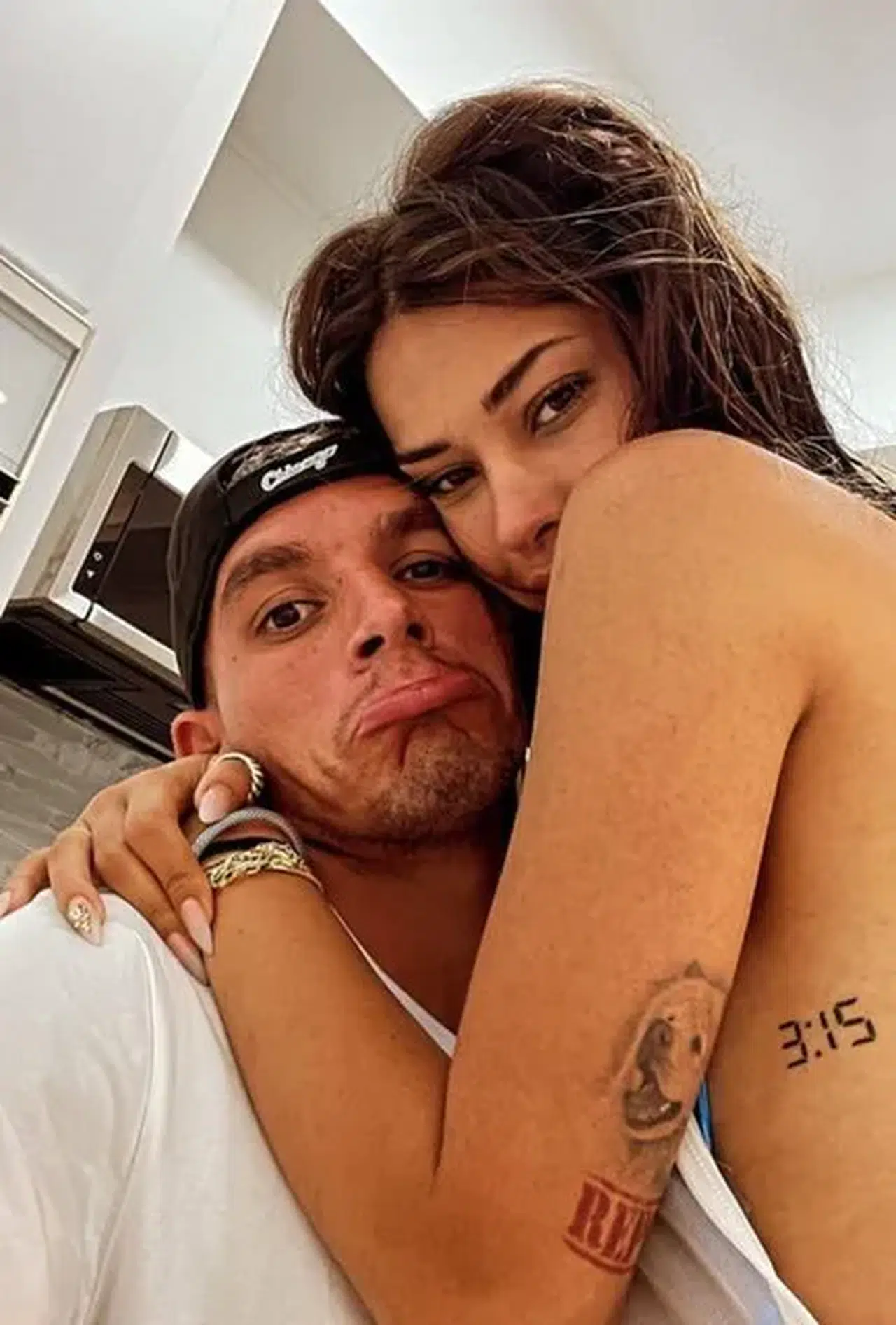 Lucas Torreira ve Devrim Özkan Sosyal Medyada Ayrılık Sinyali Mi Verdi?