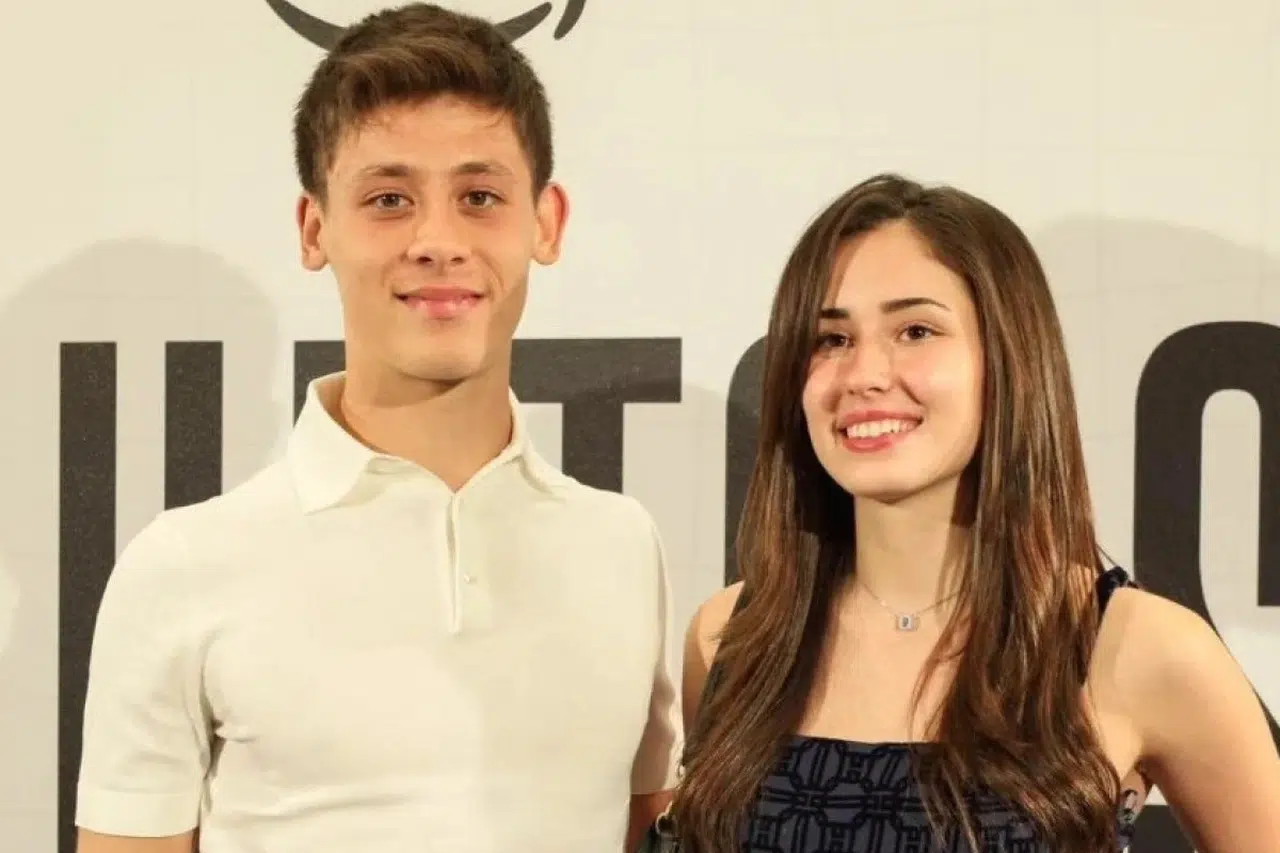 Arda Güler ve Duru Nayman’dan Havuz Keyfi: Aşkları Göz Kamaştırıyor!