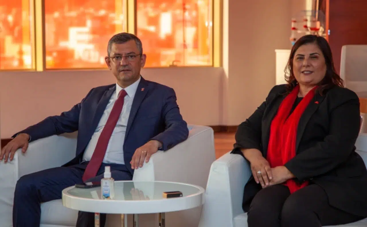 CHP’den AK Parti’ye Geçiş mi? Özlem Çerçioğlu’nun İstifa Kararı Gündemi Salladı
