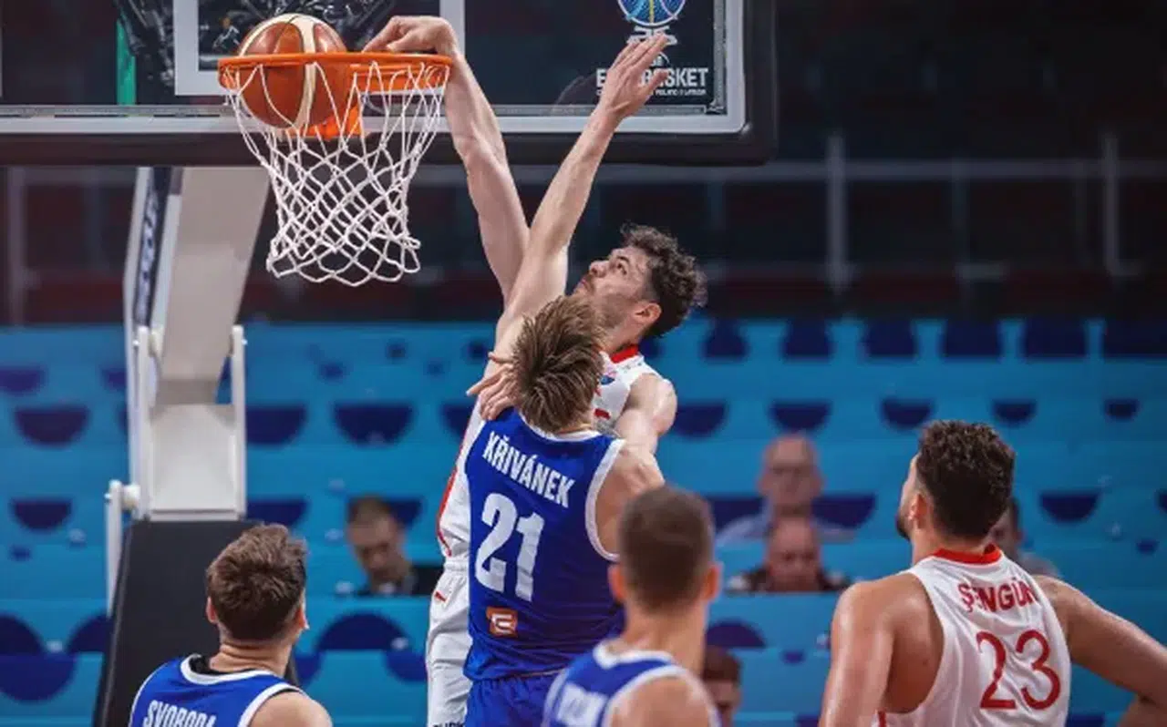 A Milli Basketbol Takımı, EuroBasket'ta Çekya'yı 92-78 yenerek ikinci galibiyetini aldı