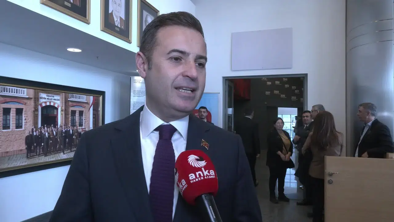 Balıkesir Büyükşehir Belediye Başkanı Ahmet Akın: "Depremle mücadele konusunu milli bir dava olarak görmeliyiz"