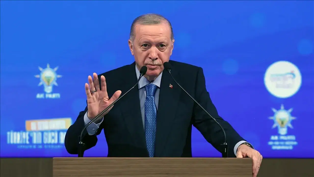 Cumhurbaşkanı Erdoğan, Özgür Özel'e 1 milyon TL'lik tazminat davası açtı