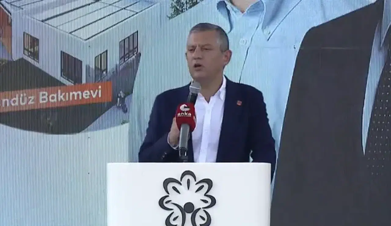 ÖZGÜR ÖZEL: SİNMEDEN, DURMADAN, EĞİLMEDEN YOLUMUZU YÜRÜYORUZ