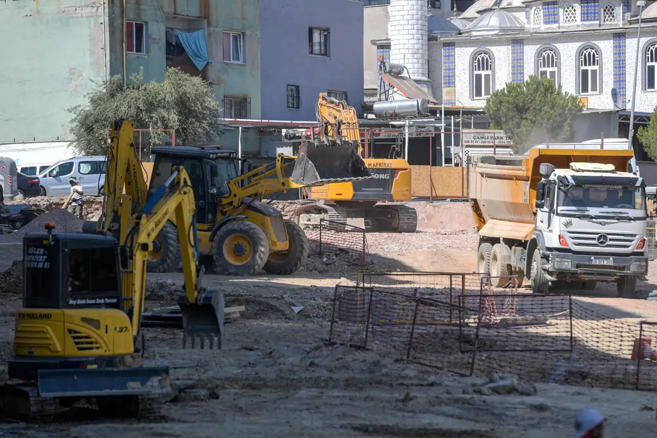 İzmir Karabağlar'da Yeni İmar Yolu İle Trafik Sorununa Çözüm!