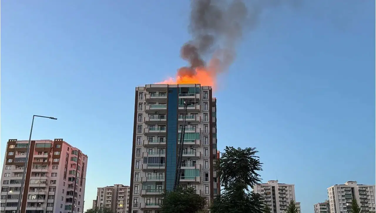 Yangın Faciasında Anne ve Üç Çocuğu Hayatını Kaybetti: Müteahhit ve Denetçi Sanık Konumunda!
