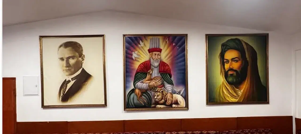 Alevi Örgütleri, barış ve kardeşlik çağrısı yaparken; Aleviler adına siyasilerin açıklama yapmasını doğru bulmadıklarını bildirdi