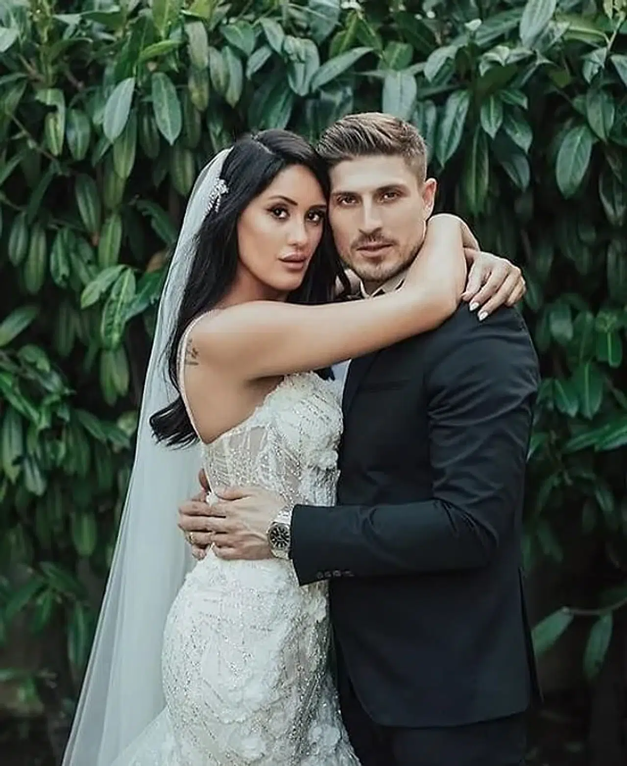 Survivor Fenomeni Sahra Işık Aybirdi Anne Oldu: Oğlu Pamir’le İlk Aile Pozları