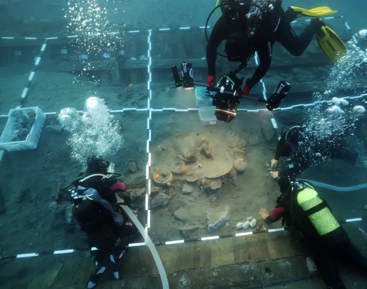 Osmanlı'ya ait 17. yüzyıl batığı, sualtı arkeolojisinde çarpıcı buluntularla gün yüzüne çıktı