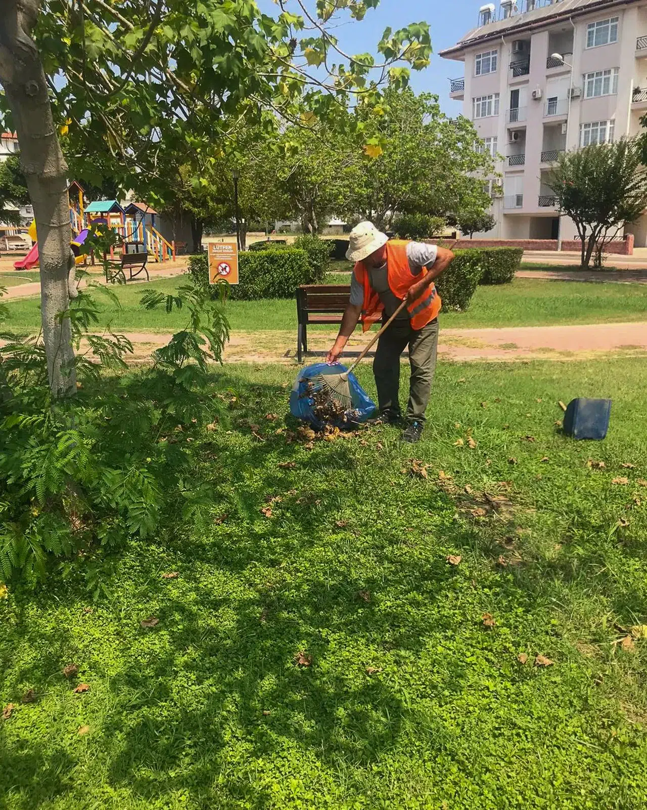 Manavgat Belediyesi’nden Park ve Yeşil Alanlara Yoğun Mesai