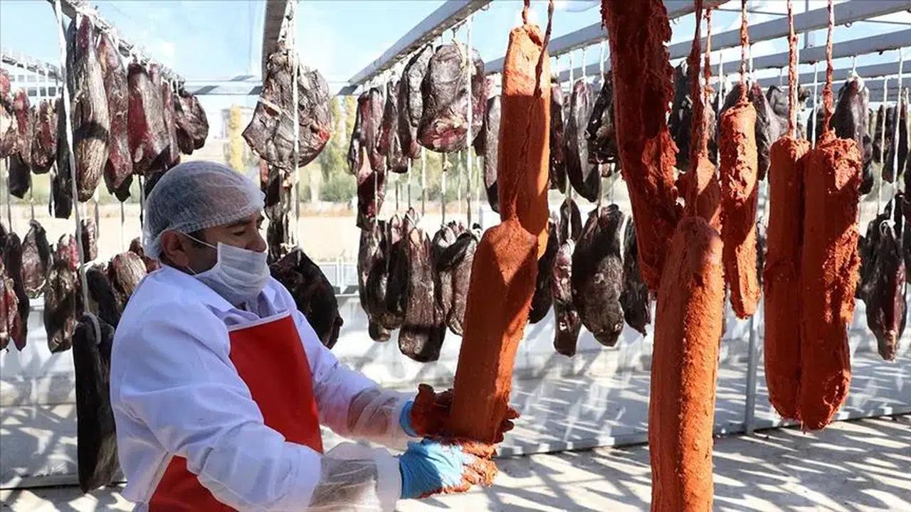 Kayseri’de vatandaş pastırmaya hasret mi kaldı? Fiyatlar altınla yarışıyor