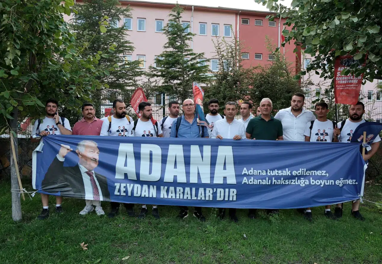 CHP'li gençlerden Adana'dan Silivri'ye 1200 km'lik özgürlük yürüyüşü sürüyor!