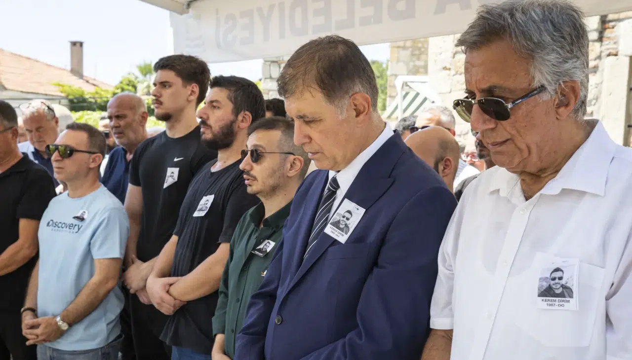 Cemil Tugay, Merhum Nihat Dirim’in Oğlu Kerem Dirim’in Cenazesine Katıldı