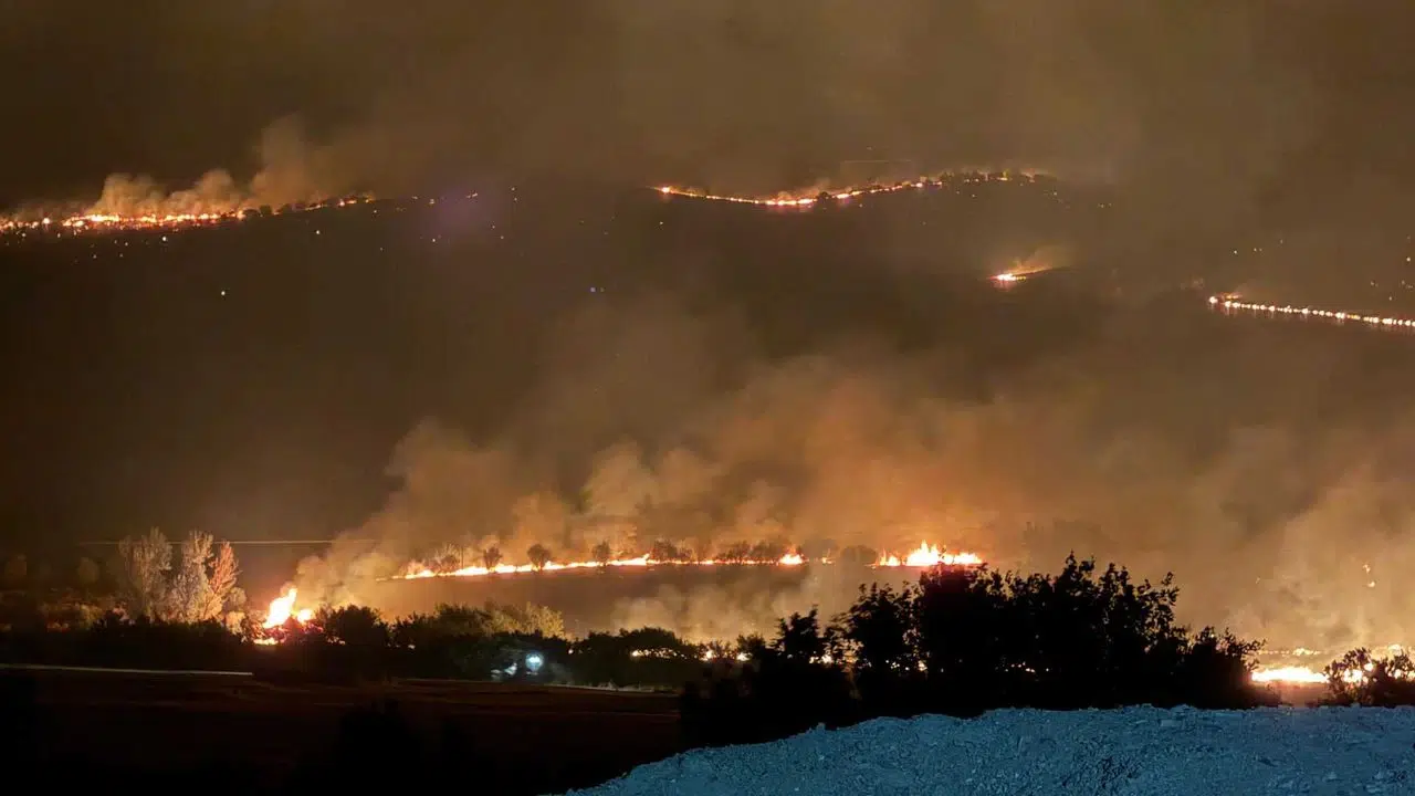 Diyarbakır’daki Yangın Söndürüldü, Soğutma Çalışmaları Devam Ediyor