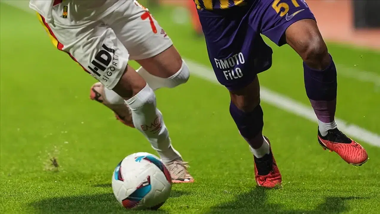 Süper Lig 3. hafta başlıyor: Galatasaray Kayseri deplasmanında; Fenerbahçe evinde Kocaeli'ni konuk edecek