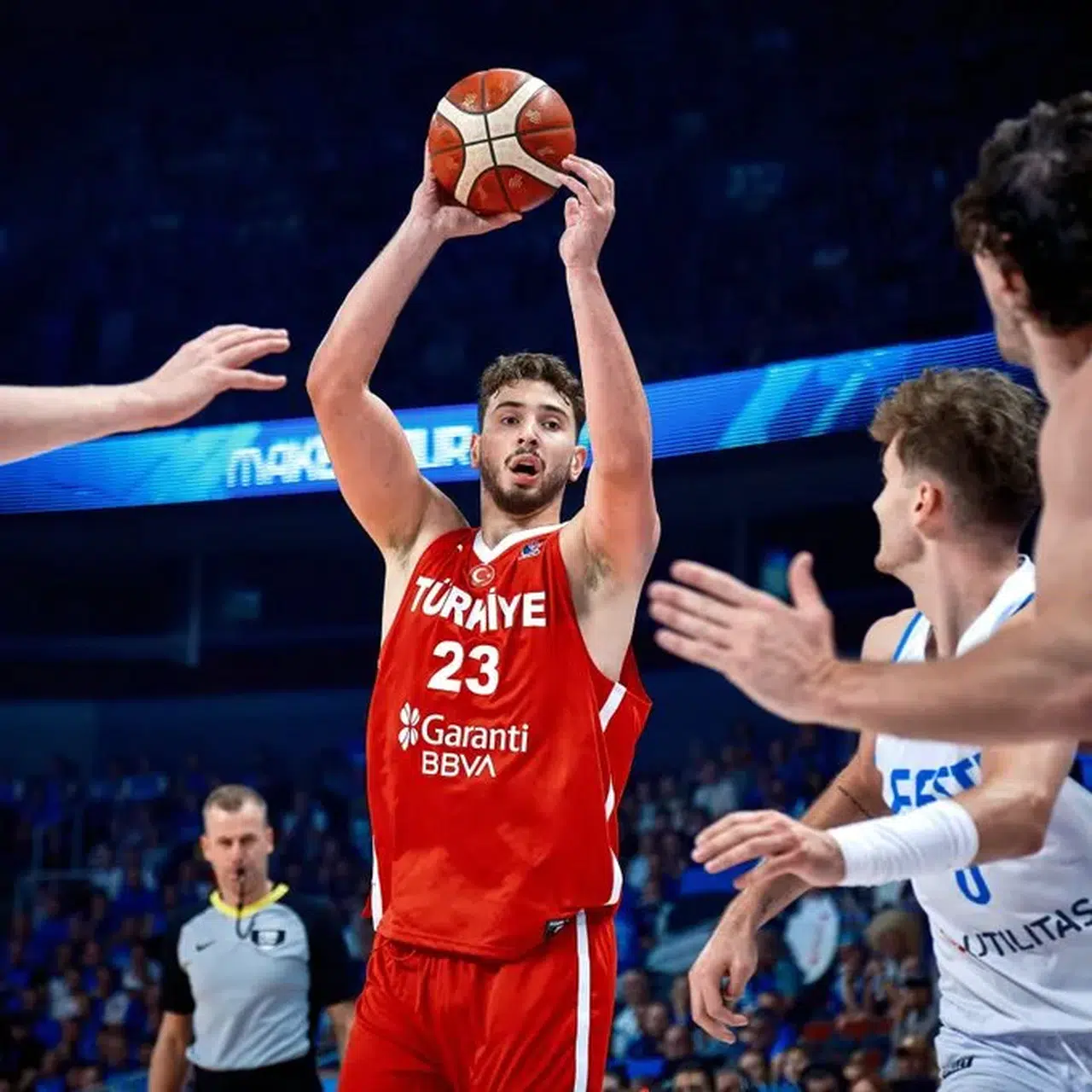 A Milli Basketbol Takımı, Estonya'yı 20 sayı farkla yenerek namağlup ünvanını korudu