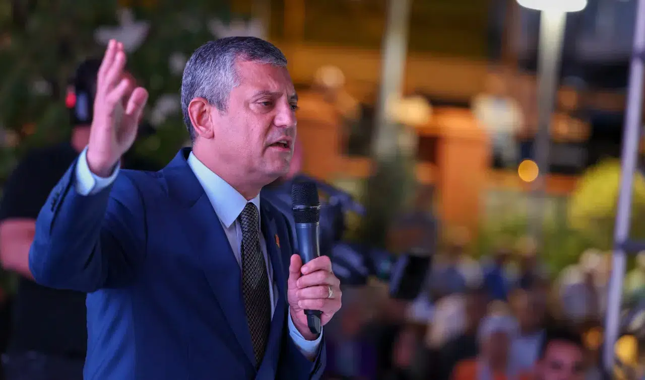 CHP LİDERİ ÖZGÜR ÖZEL: MERKEZİ HÜKÜMETLE YEREL YÖNETİM DÜŞMAN DEĞİLDİR