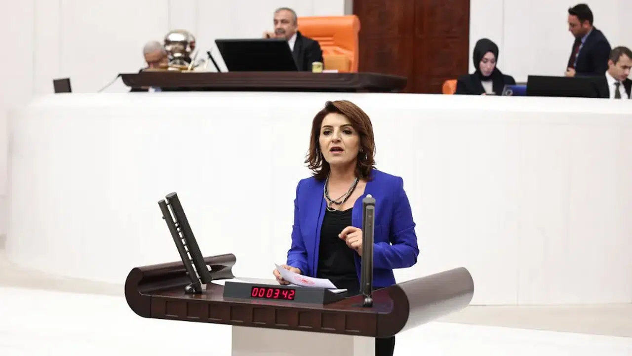 CHP'li Gülcan Kış'tan Milli Eğitim Bakanı'na sert uyarı: Öğretmenler kölelik düzenine mahkum edildi!