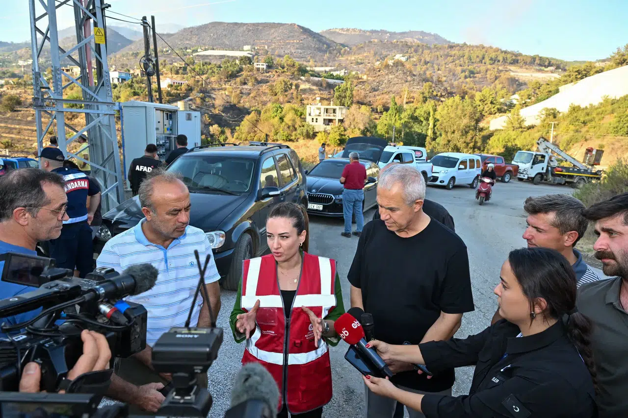 Antalya'da orman yangınına müdahale sürüyor: Başkanvekili Büşra Özdemir'den açıklama