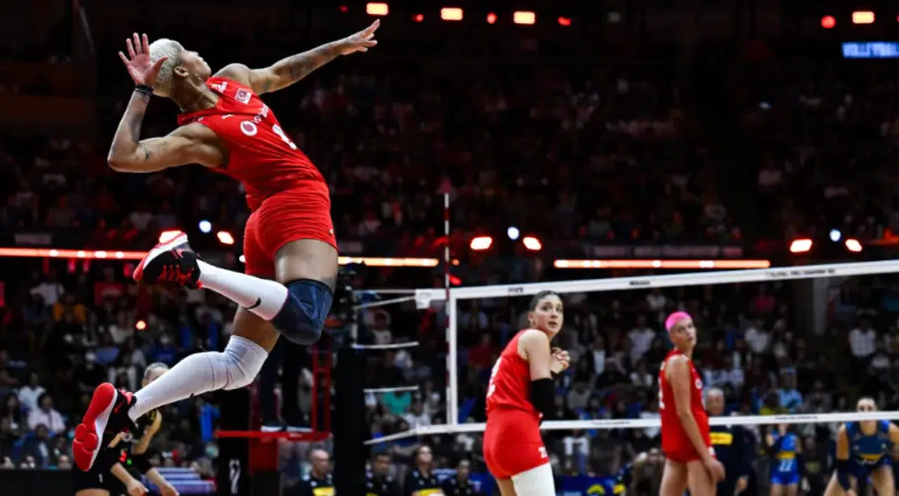 Filenin Sultanları, FIVB Voleybol Dünya Şampiyonası'nda İtalya'ya 3-2 yenilerek dünya ikincisi oldu