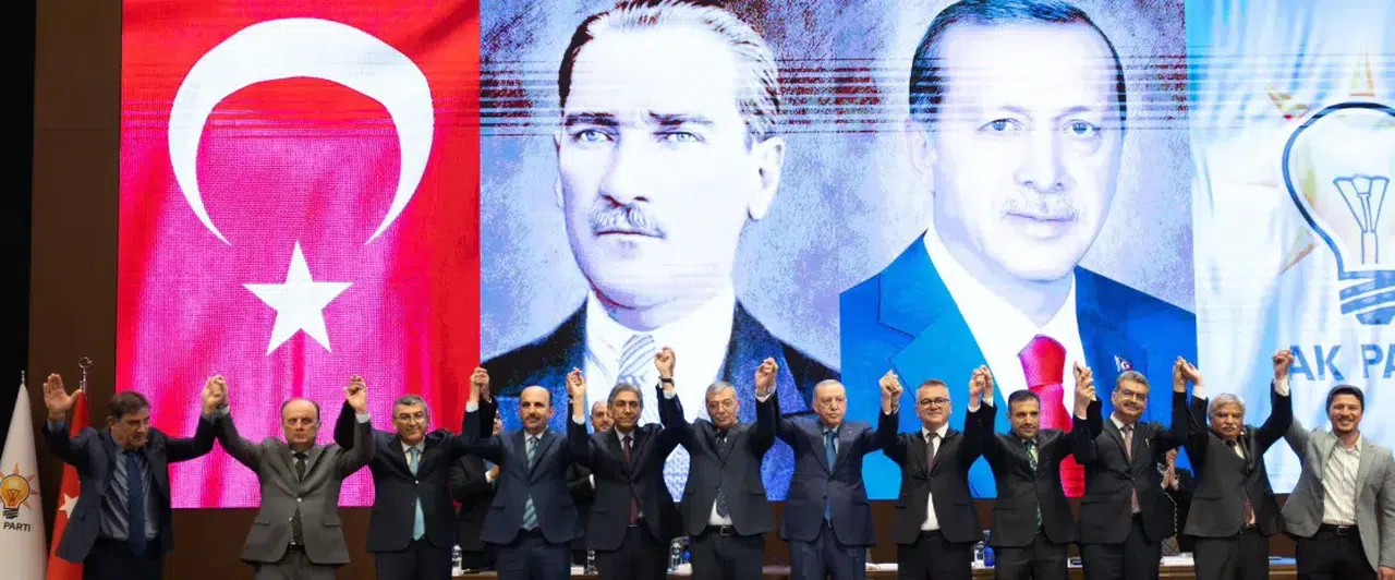 CHP'li ve Yeniden Refah Partili Belediye Başkanları AK Parti'ye Katıldı