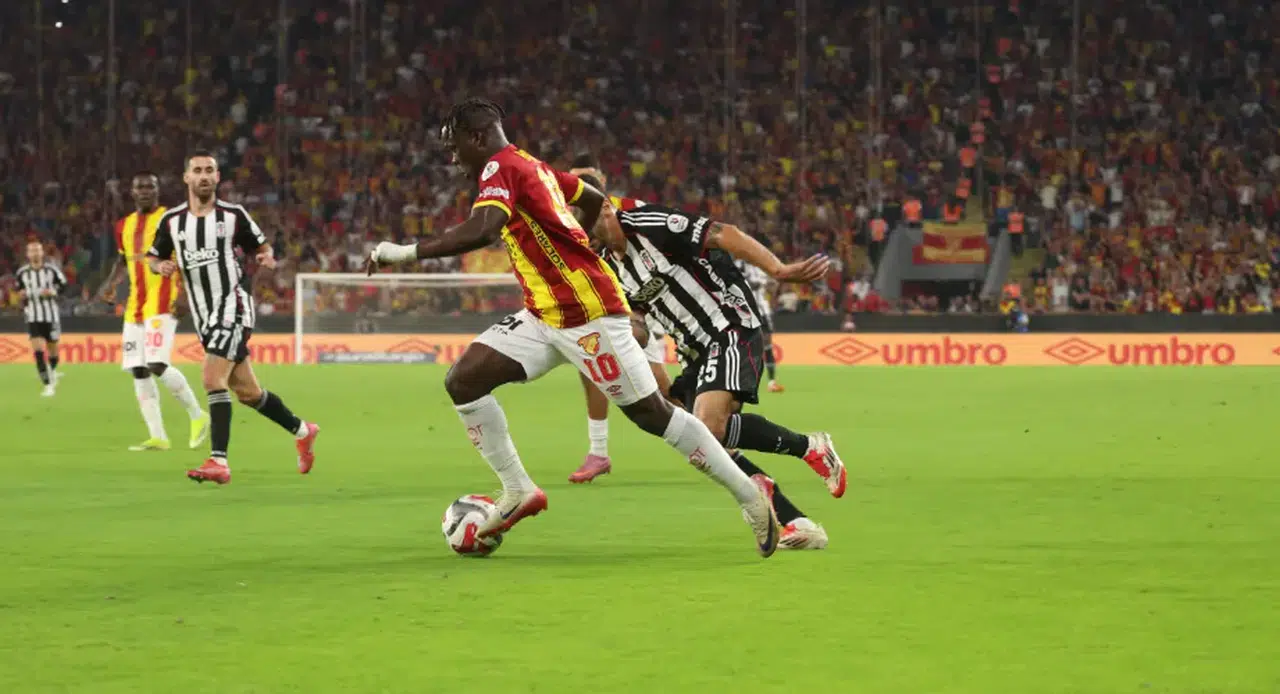 Göztepe, Beşiktaş'ı 3-0 ile geçerek Süper Lig'de önemli bir galibiyet aldı!