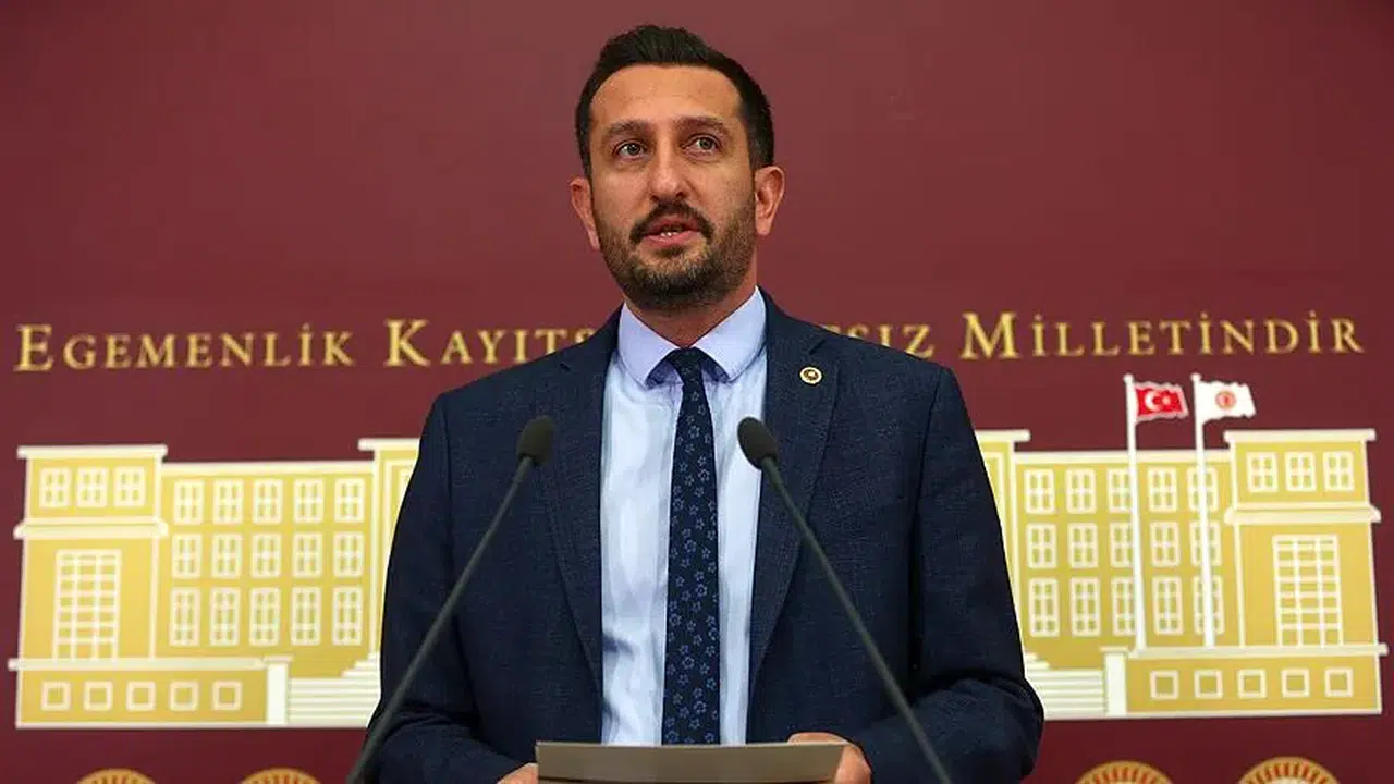 CHP'li Ali Haydar Hakverdi : Pankart Soruşturması için ifade vermeye giden gençlerin gece evleri basıldı ve tutuklandılar