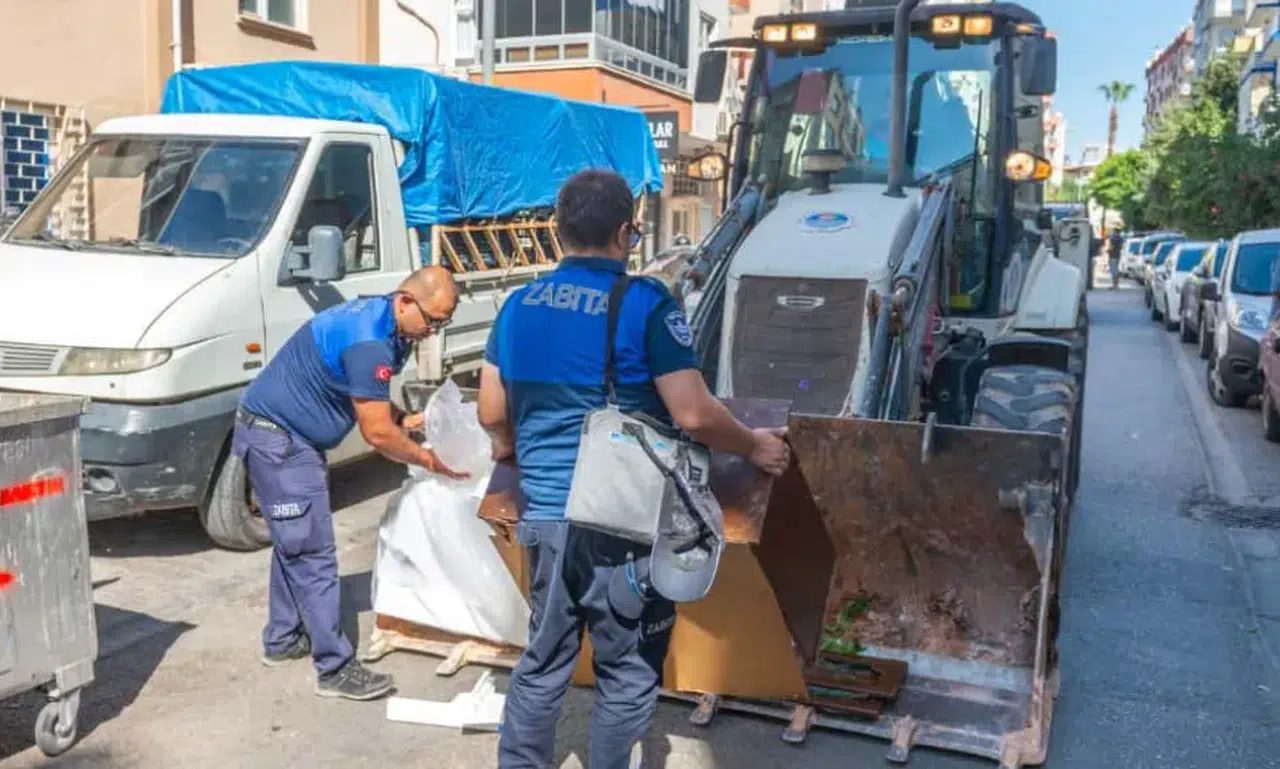 Mersin Yenişehir'de yaya güvenliği için işgallere karşı denetim yapıldı
