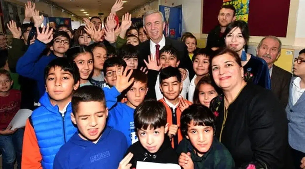 Mansur Yavaş, yeni eğitim yılına başlarken öğrencilere başarı diledi ve destek sözü verdi