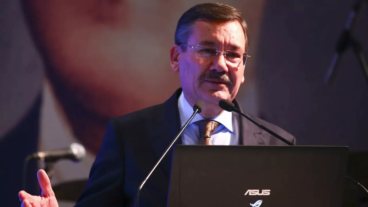 MELİH GÖKÇEK İSTİFA ETMEDEN BİR HAFTA ÖNCE İHALELERİ KİME VERDİ?