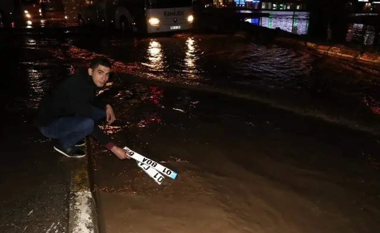 Suyun altında kendi aracının plakasını ararken 12 farklı plaka buldu