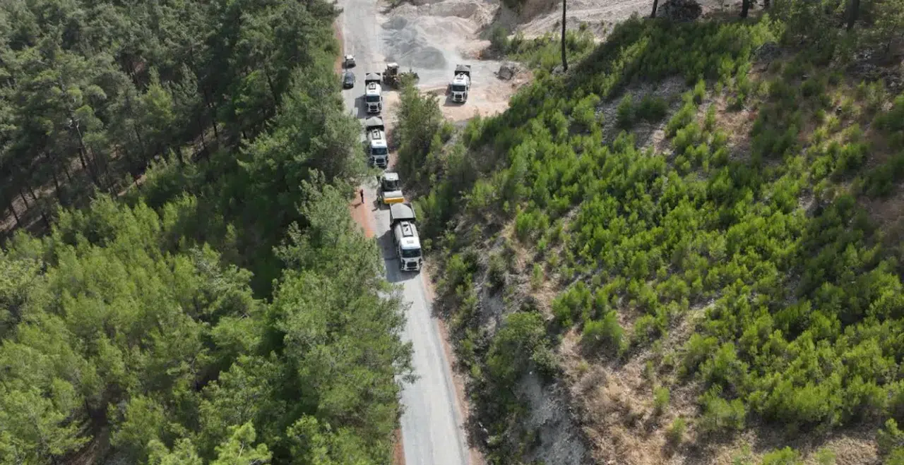 Balıkesir'de 11 km-lik yol yenilendi, vatandaşlar yeniden konforla buluştu