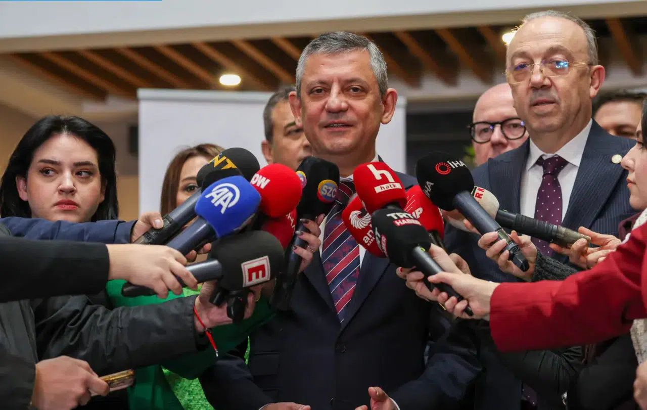 Özgür Özel: Emeklilerin hakları için Meclis'te el kaldırmaya davet ediyoruz