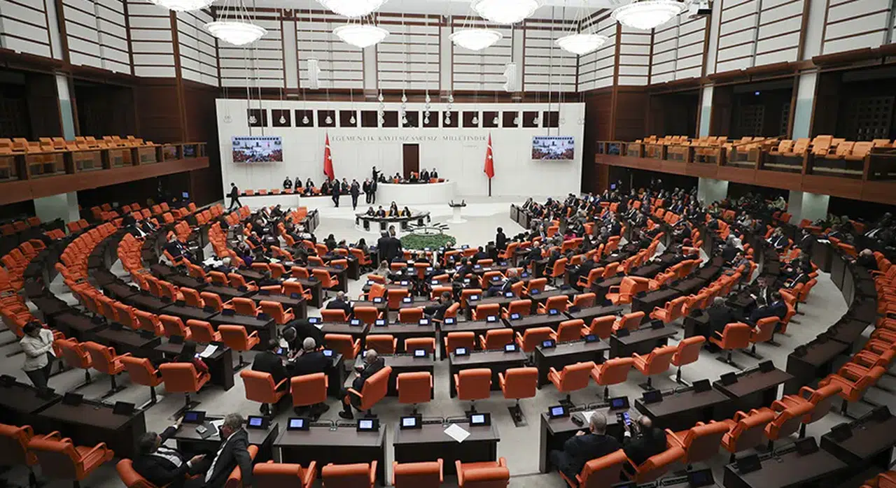 Gözler bugün Meclis'te; AKP öneri istedi, CHP ve MHP 'Cinsel istismar teklifinizi geri çekin' dedi!
