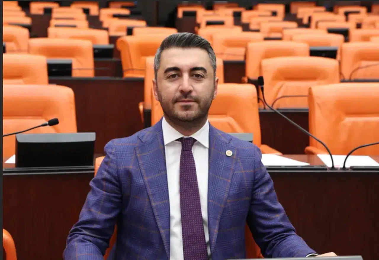 Cem Avşar, Türkiye'deki riskli yapı stoku için Meclis'te soru önergesi verdi