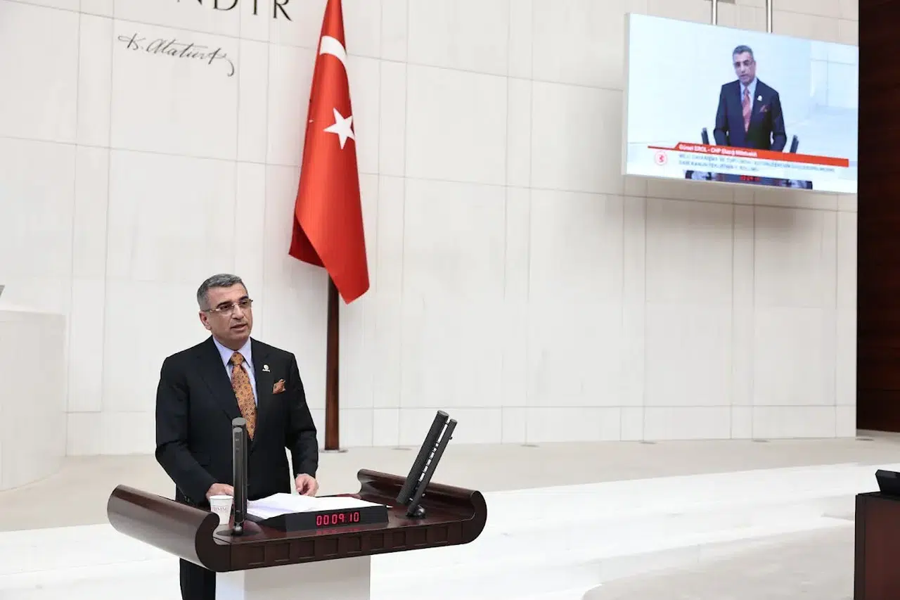 CHP'li Gürsel Erol'dan Meclis kürsüsünde tarihi çerçeve yasa konuşması